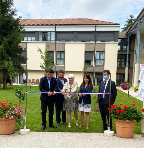 Découpe du ruban inaugural