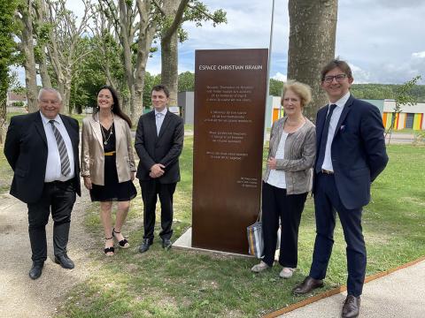 Dominique Baroni, Valérie Bazin-Malgras, Bernard Mabileau, Béatrice Braun et Damien Patriat ont inauguré l'espace Christian-Braun au Centre Hospitalier de Bar-sur-Seine